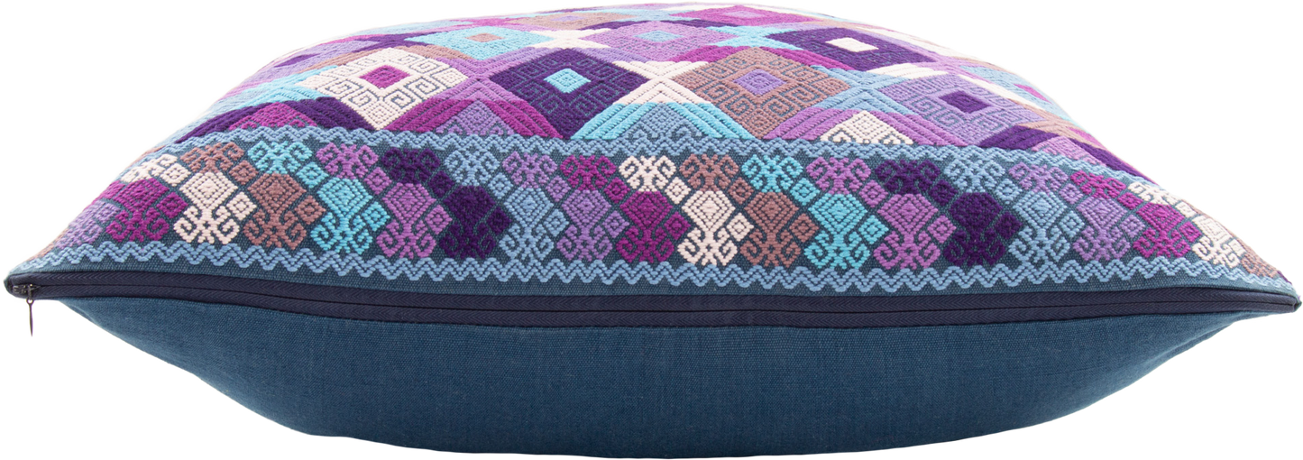 Juana Chiapas Cushion with Zipper for Easy Maintenance - Crafted for Your Comfort.